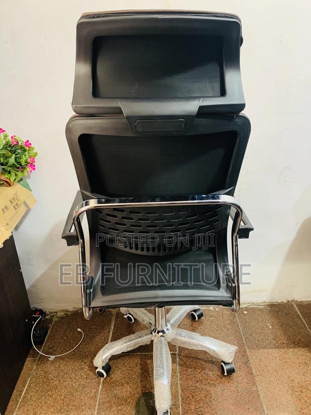 Leather Headrest Office Chair · Photo 4