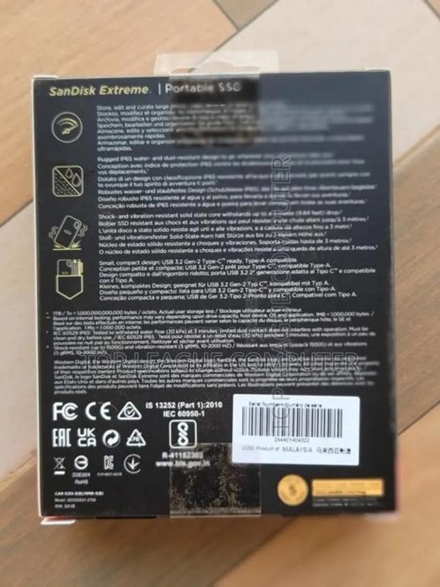Brand New 2tb Extreme Sandisk Portable SSD photo 2