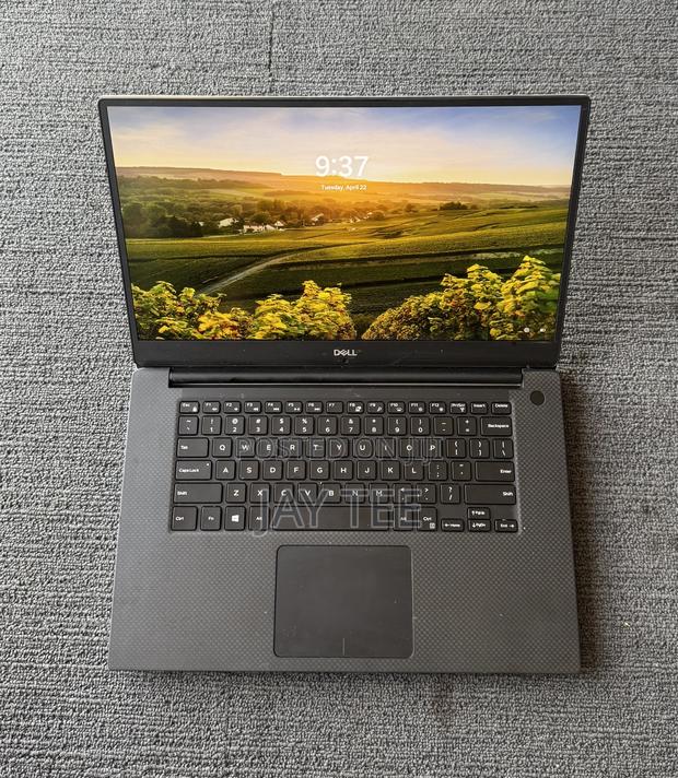 Laptop Dell Precision 5530 32GB Intel Xeon SSD 512GB