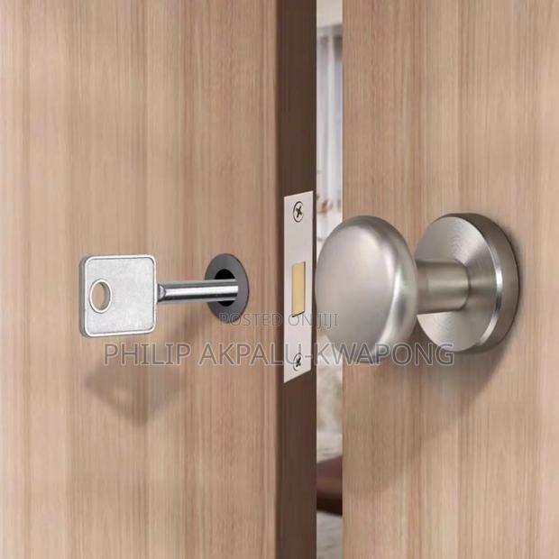 Modern Invisible Bathroom Lock photo 2