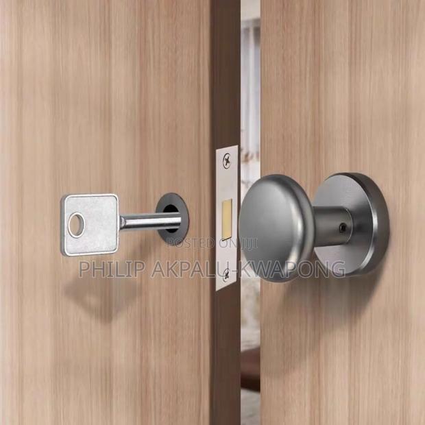 Modern Invisible Bathroom Lock photo 5
