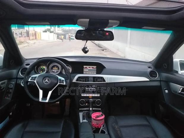 Mercedes-Benz C250 2014 White photo 7