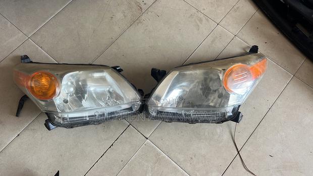 Toyota Scion Xd 09 Headlight Pair Available