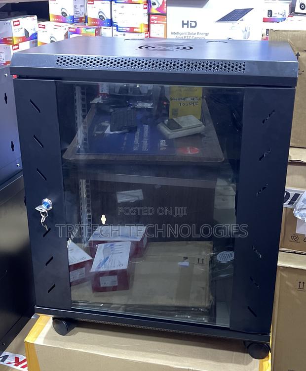 Hikview 12u Cabinet 530x400x200 Complete ++ Fan, Tral ++ Pdu · Photo 3