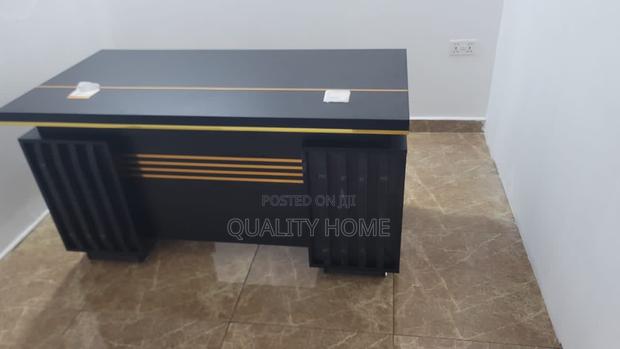 Office Table Executive · Photo 4