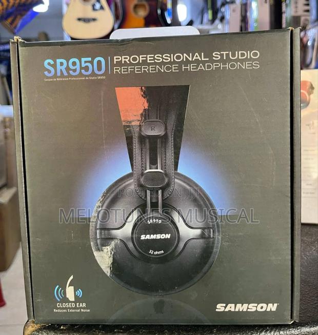 Samson Sr950 Professional Studio Reference Headphones · Photo 3