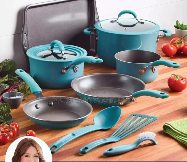 11pc Aluminum Nonstick Cookware Set · Photo 4