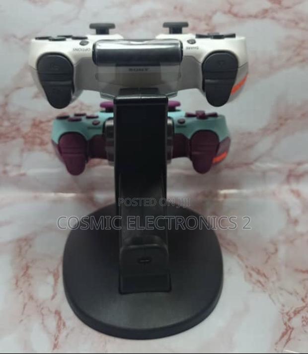 Slim Pro Dual Charging Stand photo 6