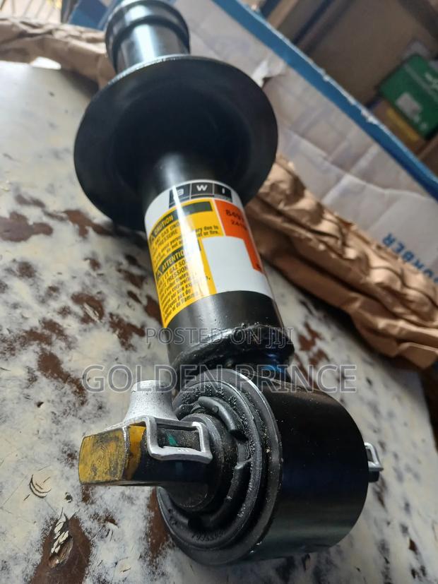 Escalade 2018 Front Shocks With Sensor photo 2