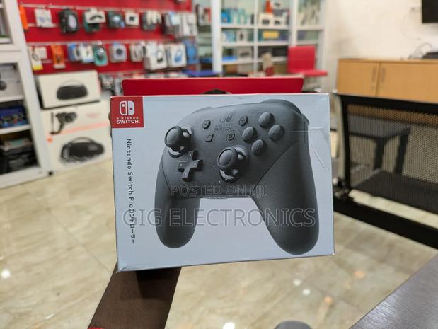 Nintendo Switch Pro Controller · Photo 2