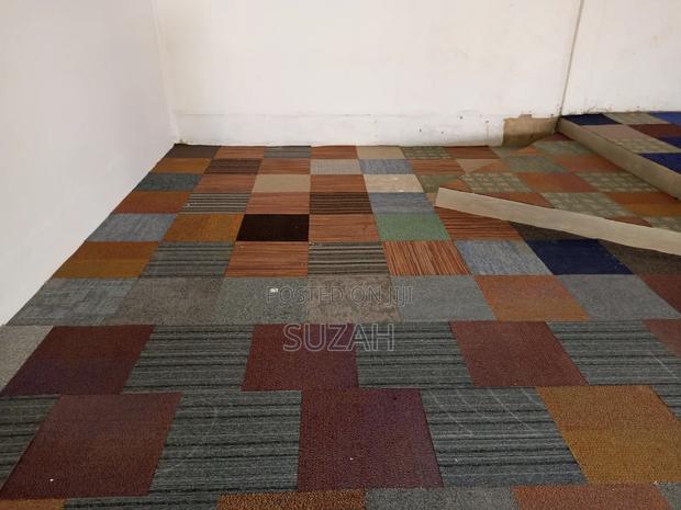 50 in Centimeters2 (Carpet Woolen) · Photo 2