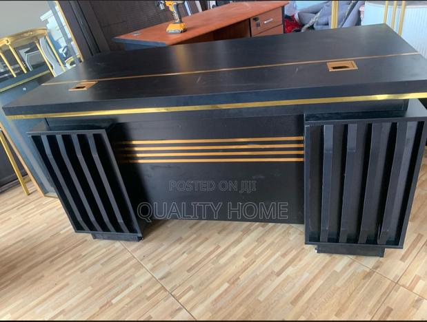 Office Table Executive · Photo 3