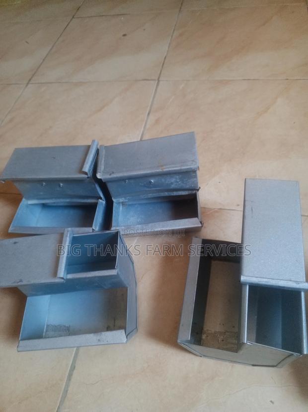 Metal J Feeders for Rabbits/Grasscutters · Photo 3