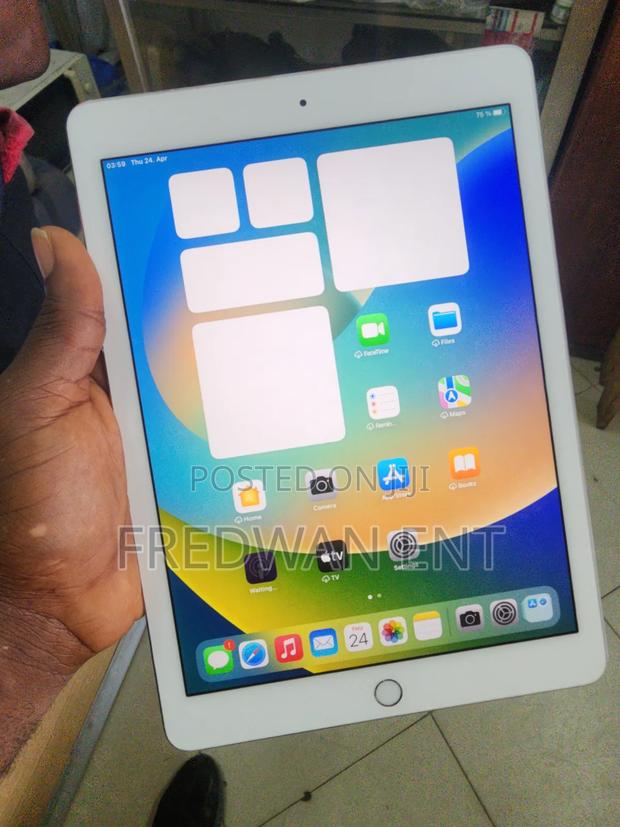 Apple iPad 9.7 64 GB Silver photo 2
