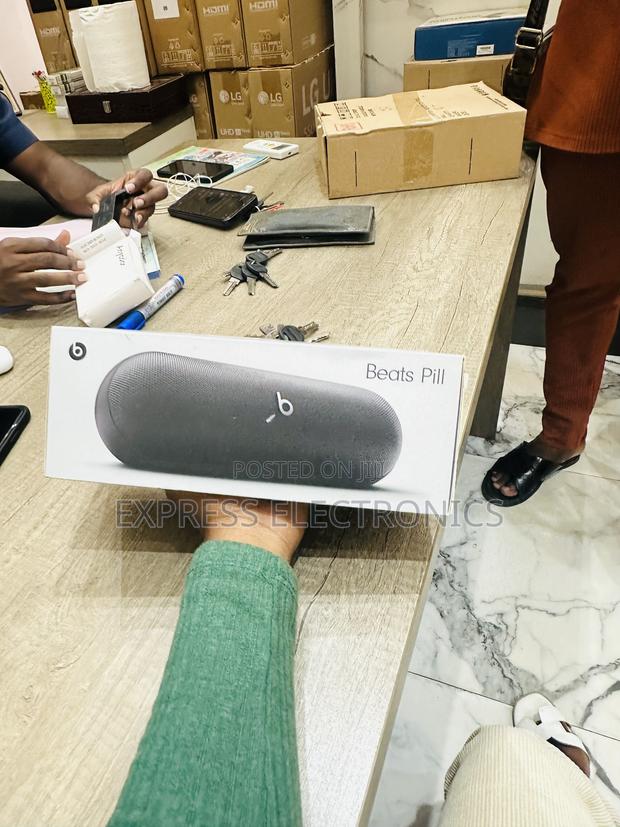 Powerful Sound With Dual Drivers Beats Pill Bluetooth · Photo 2