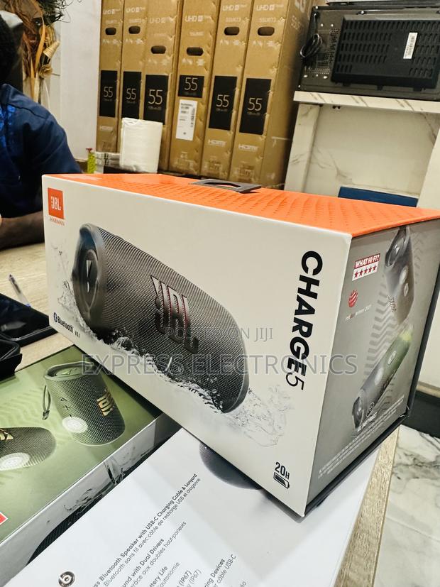 Water Resistance Design Charge 5 Bluetooth Speaker · Photo 2