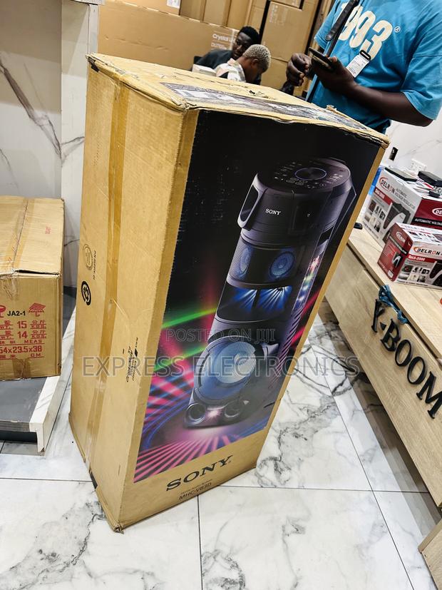 Less Expensive MHC-V83d Sony Speaker · Photo 2