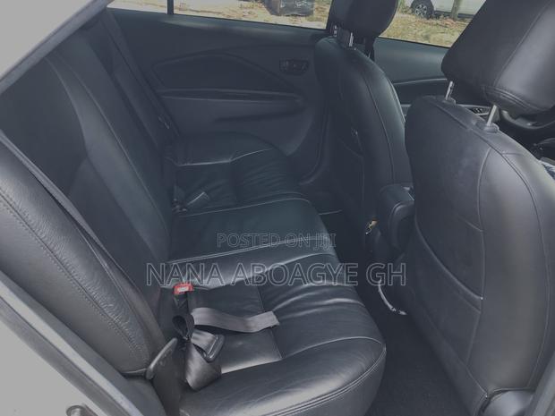 Toyota Belta 2012 Silver