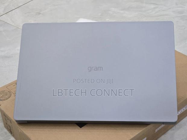 New Laptop LG Gram 15.6 8GB Intel Core I5 SSD 256GB photo 2