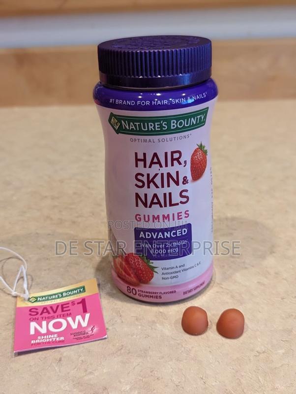 Strawberry Flavored Gummies for Nails, Skin and Hair · Photo 2