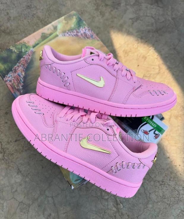 Women’S Air Jordan 1 Low Mm Perfect Pink · Photo 4