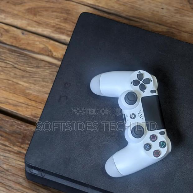Ps4 Slim Black Jailbreaked Console With Games at Good Price · Photo 4