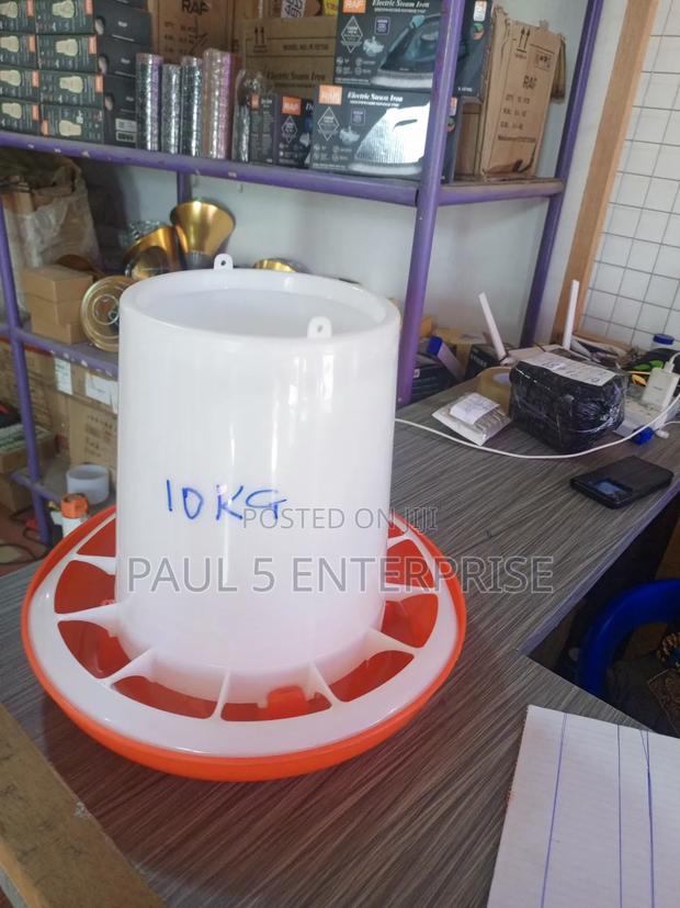 10kg Poultry Feeder · Photo 2
