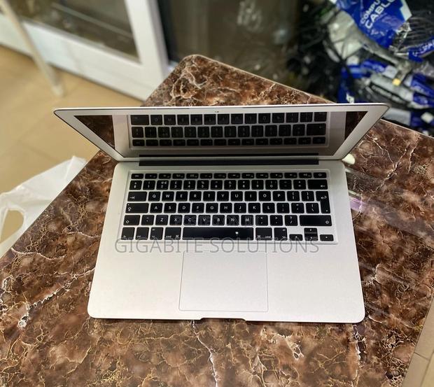 Laptop Apple MacBook Air 4GB Intel Core I5 SSD 128GB