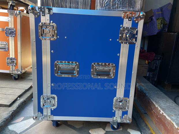 Amplify Rack 16u 2 Doors · Photo 2