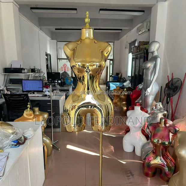 Pure Gold Bblmannequins · Photo 4