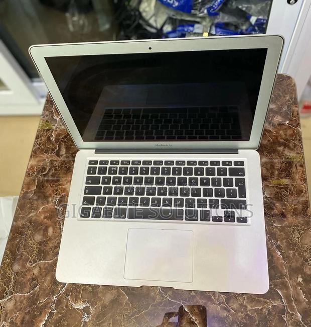Laptop Apple MacBook Air 4GB Intel Core I5 SSD 128GB photo 2