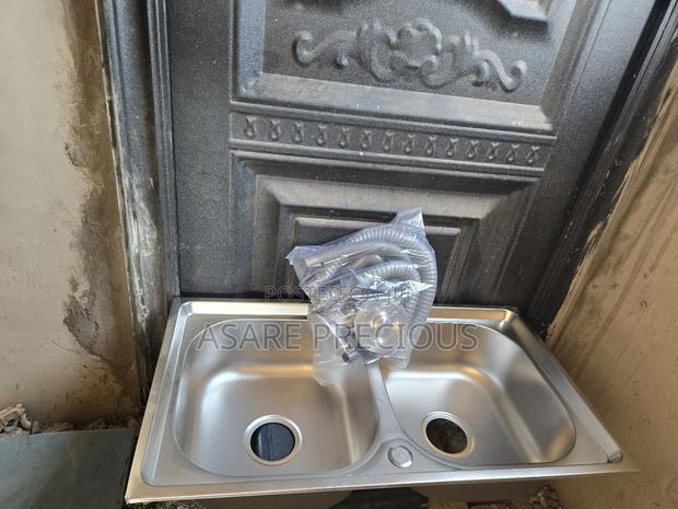 Double Basin Sink · Photo 4