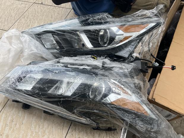 Nissan Maxima 2018 Headlight Pair photo 2