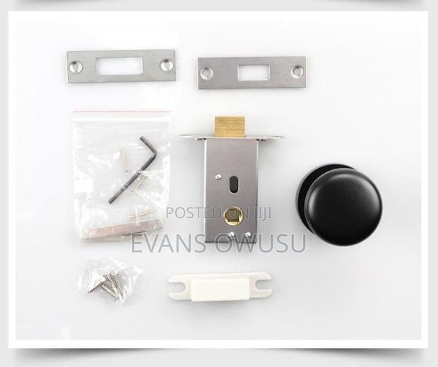 Invisible Door Lock photo 2