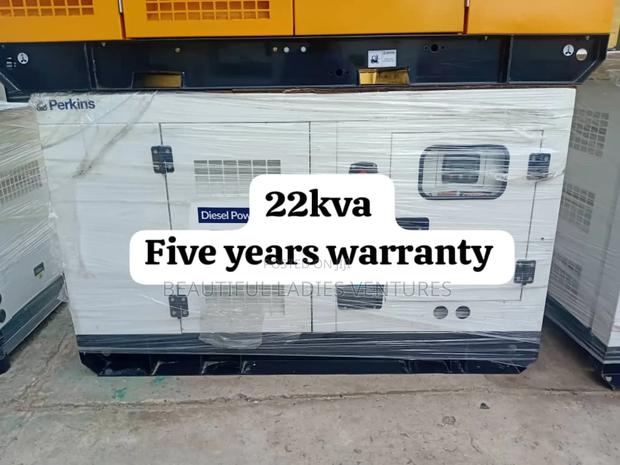 Large Fuel Capacity 22kva Perkins Uk Standard 22kva Genset