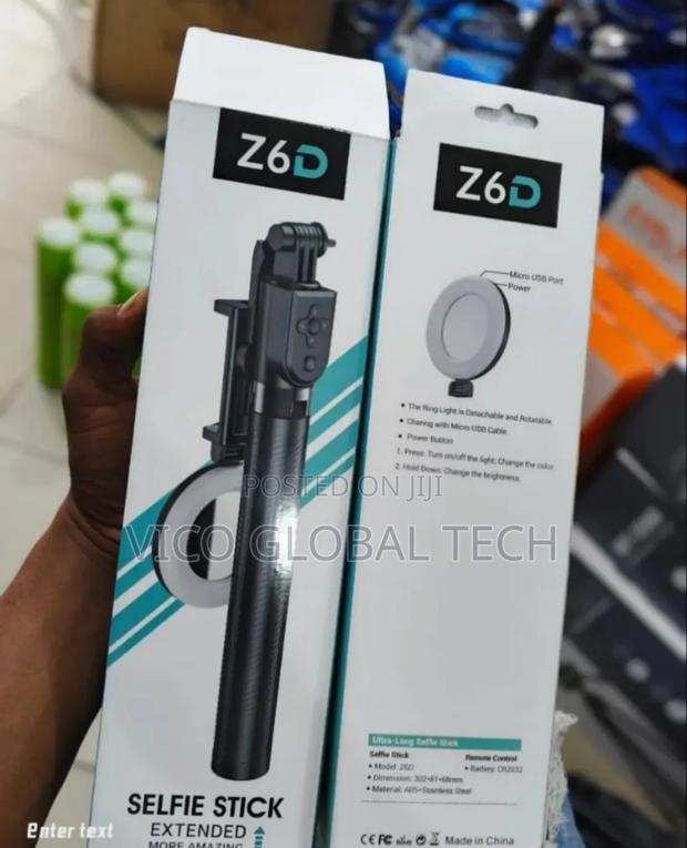 Selfie Stick With Light · Photo 1