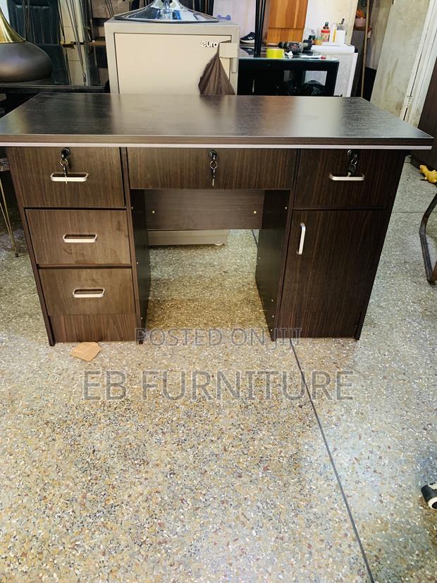Office Desk · Photo 4
