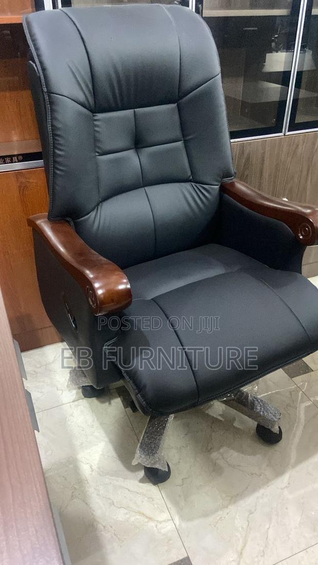 Executive Office Chair · Photo 2
