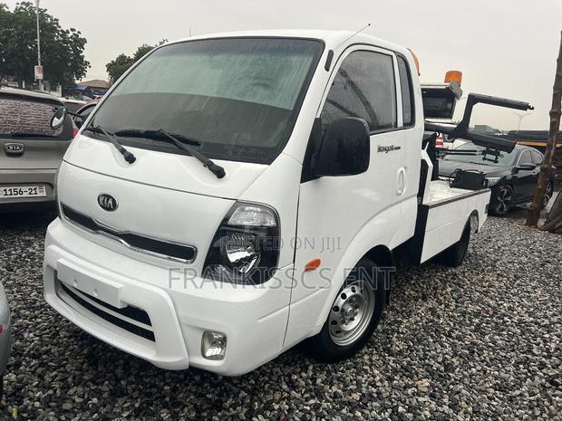 Kia Bongo 3 Towing Car