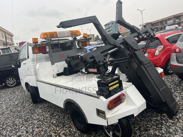 Kia Bongo 3 Towing Car photo 2