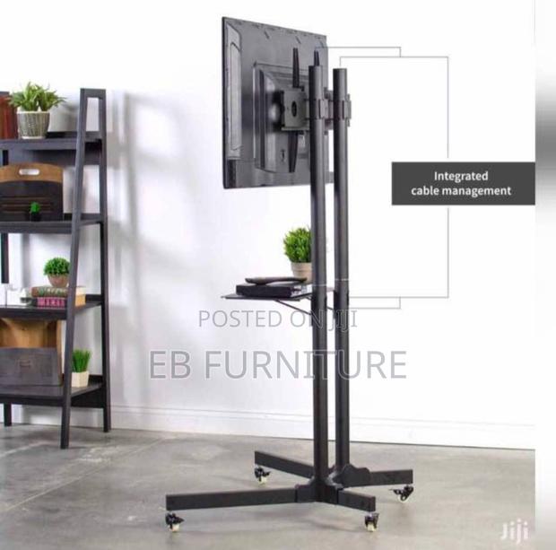 Tv and Laptop Stand · Photo 4