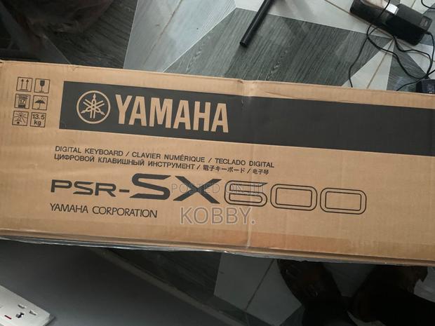 Yamaha PSR Sx600 · Photo 2