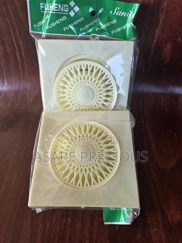 4inc Plastic Floor Drain · Photo 2
