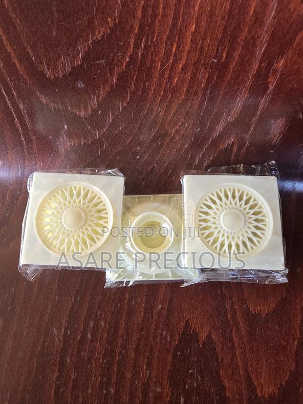 2inc Plastic Floor Drain · Photo 2