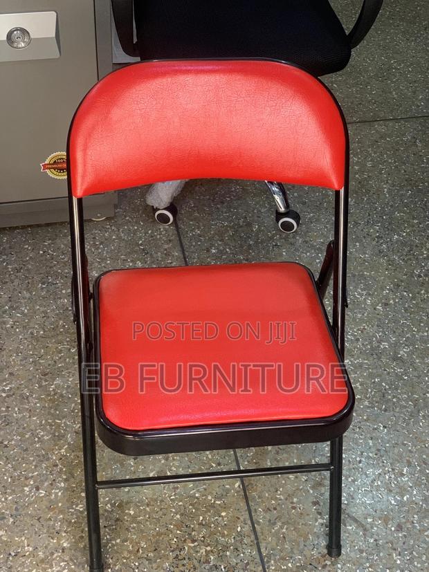 Folding Chair · Photo 2