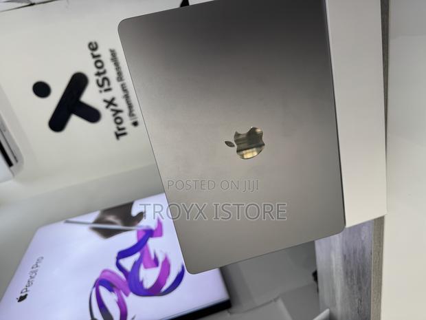 Laptop Apple MacBook Air 2022 M2 8GB Apple M2 SSD 256GB