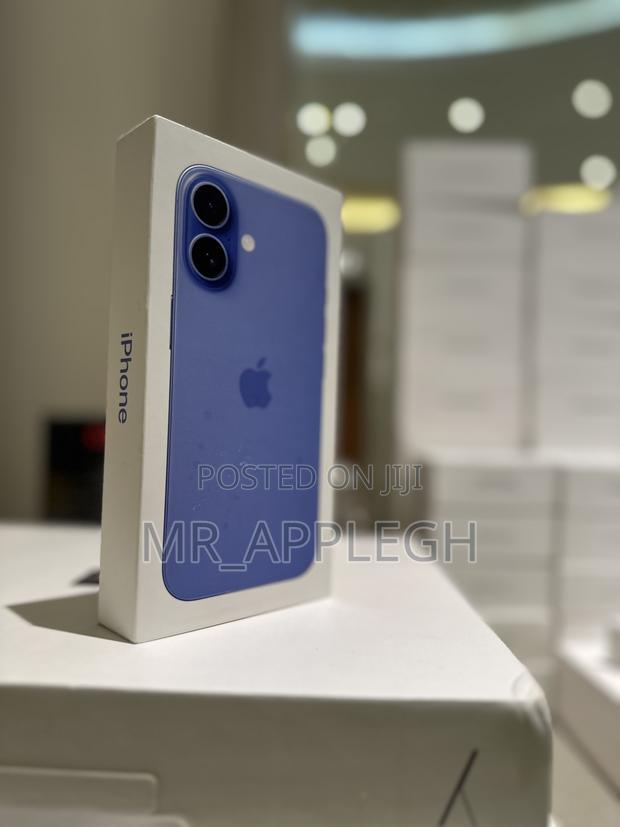 New Apple iPhone 16 256 GB Blue