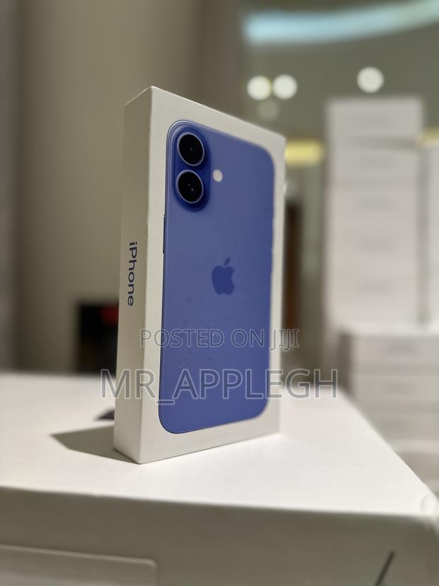 New Apple iPhone 16 256 GB Blue photo 3