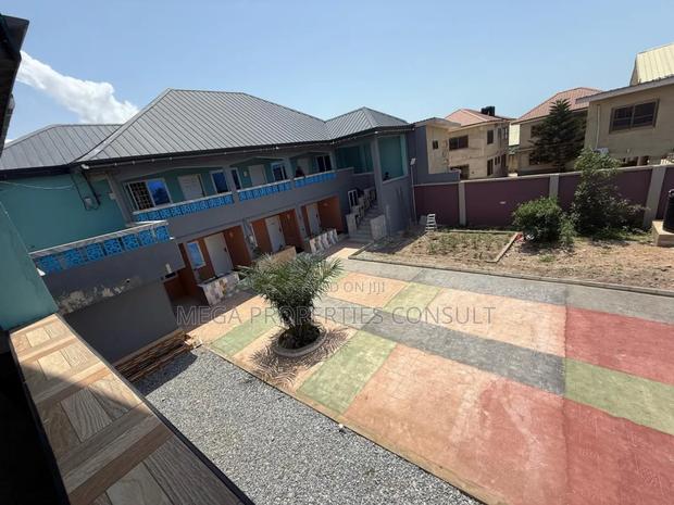 12bdrm House in Kasoa for sale · Photo 1