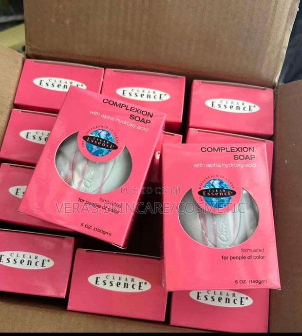 Clear Essence Complexion Soap · Photo 4